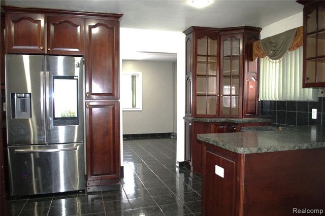 8452 Doncaster Drive, Sterling Heights, MI 48312