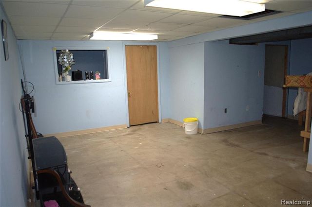 8452 Doncaster Drive, Sterling Heights, MI 48312