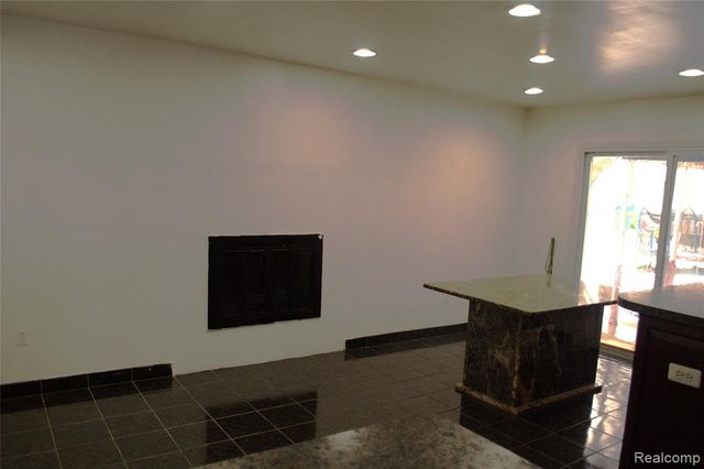 8452 Doncaster Drive, Sterling Heights, MI 48312