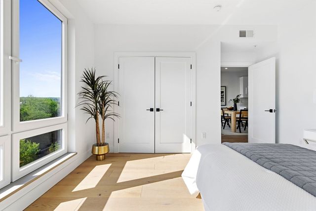 66 Mcgrath 305, Quincy, MA 02169