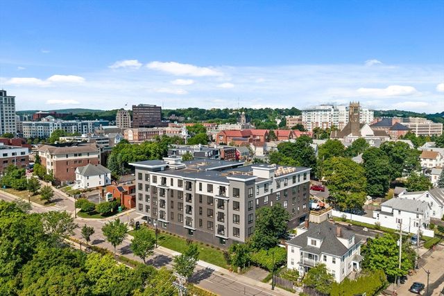 66 Mcgrath 305, Quincy, MA 02169