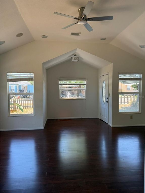 Image 16 of property listing at 2787 41ST AVENUE N, St Petersburg, FL 33714