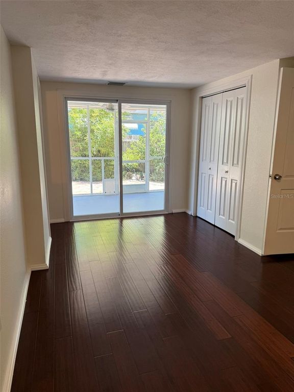 Image 17 of property listing at 2787 41ST AVENUE N, St Petersburg, FL 33714