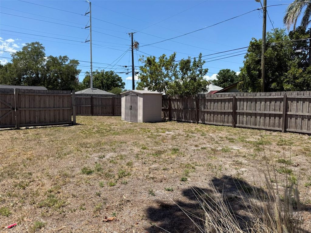 Image 21 of property listing at 2787 41ST AVENUE N, St Petersburg, FL 33714
