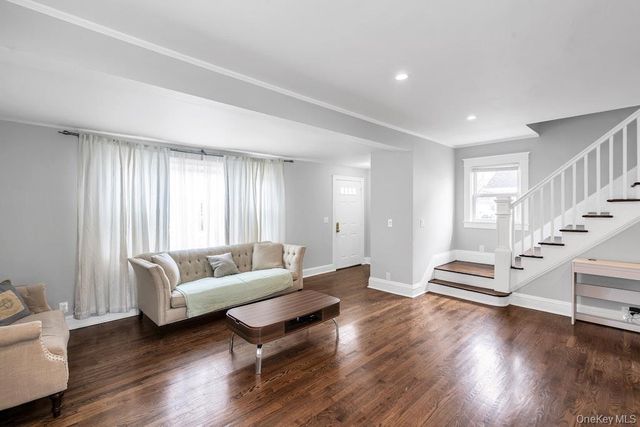 41 Jerome Avenue, Mineola, NY 11501