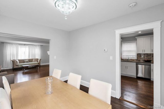 41 Jerome Avenue, Mineola, NY 11501