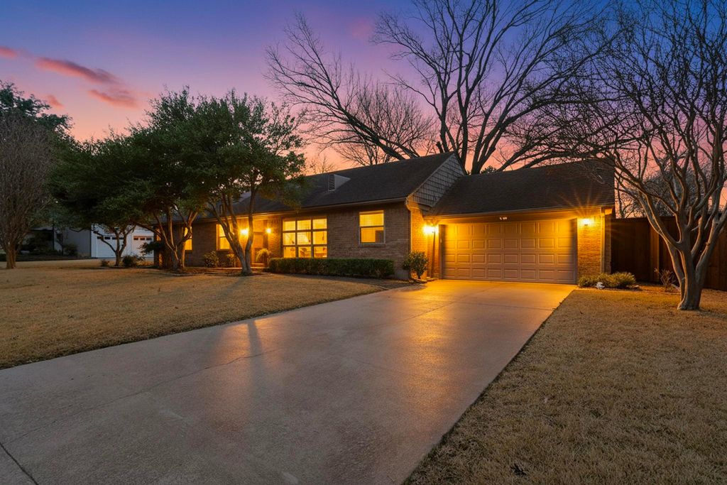 1159 Bally Mote Drive, Dallas, TX 75218