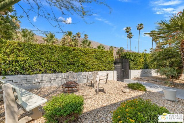 1674 S Via Salida 1, Palm Springs, CA 92264