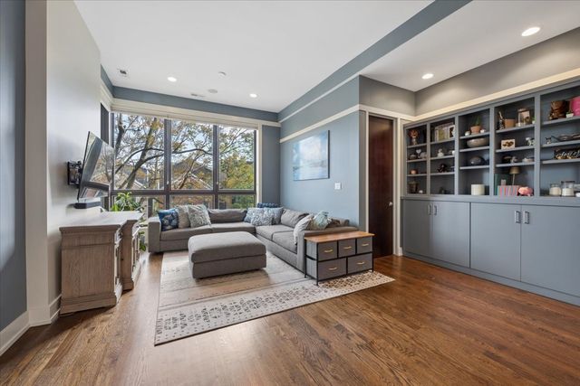 1622 W Julian Street 2, Chicago, IL 60622