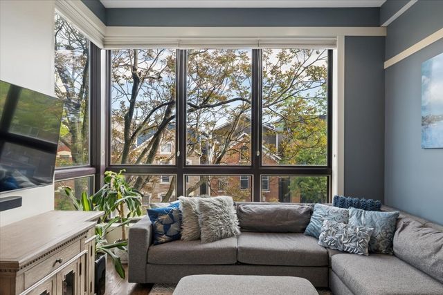 1622 W Julian Street 2, Chicago, IL 60622