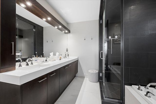 1622 W Julian Street 2, Chicago, IL 60622