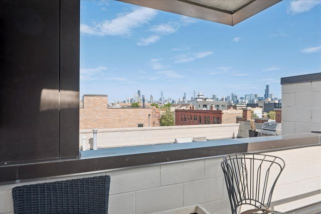 1622 W Julian Street 2, Chicago, IL 60622