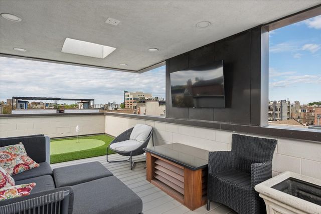 1622 W Julian Street 2, Chicago, IL 60622