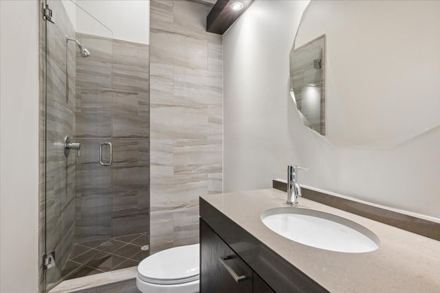 1622 W Julian Street 2, Chicago, IL 60622