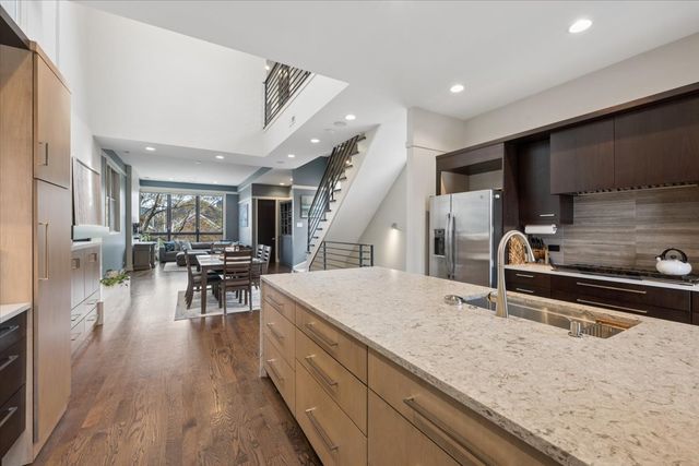 1622 W Julian Street 2, Chicago, IL 60622