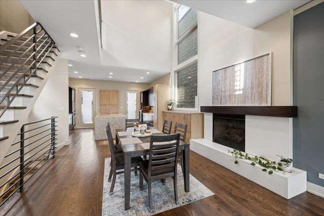 1622 W Julian Street 2, Chicago, IL 60622