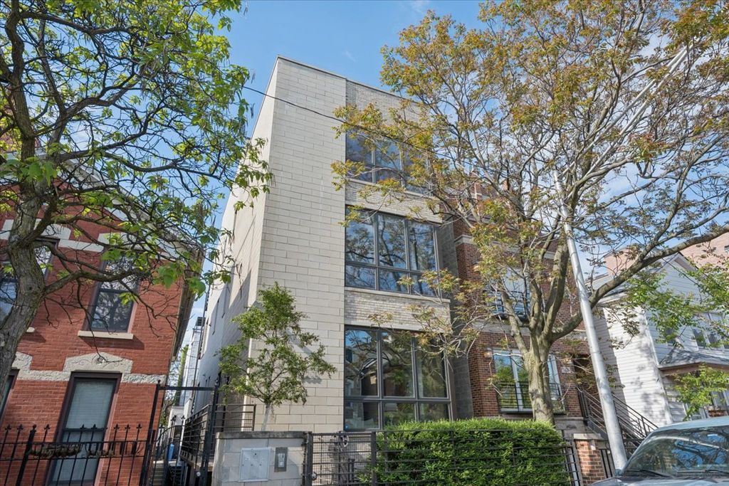 1622 W Julian Street 2, Chicago, IL 60622