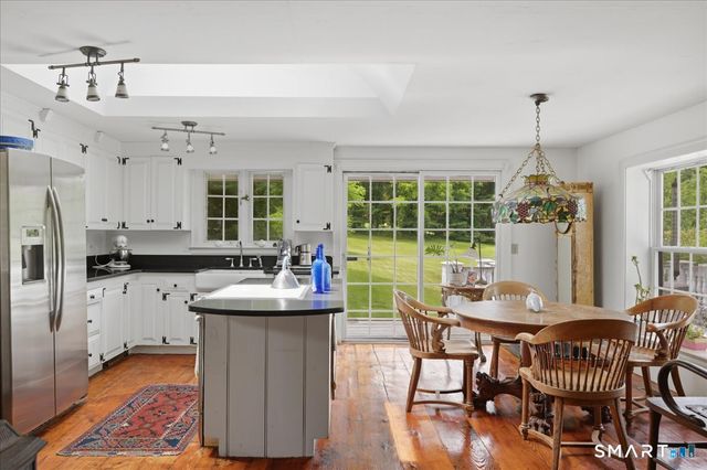 8 Meeting House Road, Haddam, CT 06438