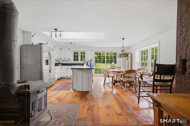 8 Meeting House Road, Haddam, CT 06438