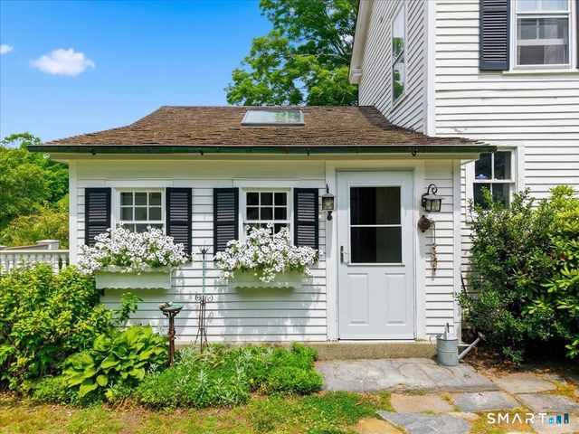 8 Meeting House Road, Haddam, CT 06438