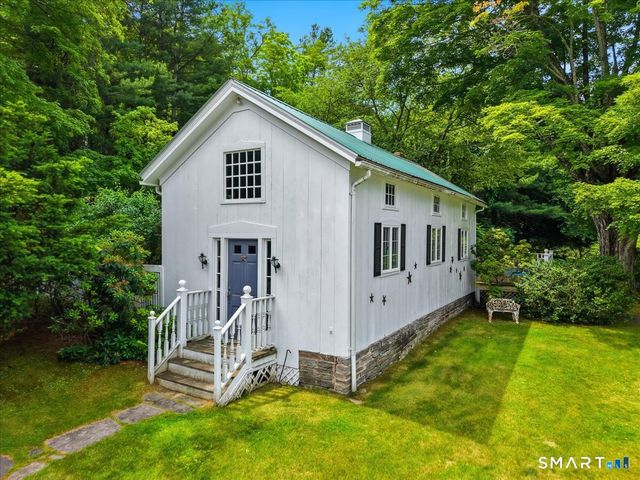 8 Meeting House Road, Haddam, CT 06438