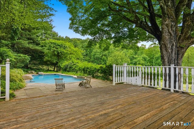 8 Meeting House Road, Haddam, CT 06438