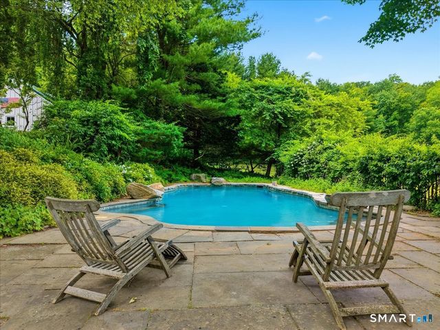 8 Meeting House Road, Haddam, CT 06438
