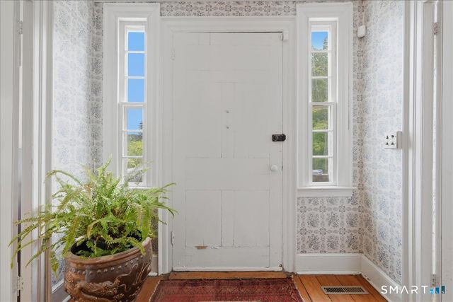 8 Meeting House Road, Haddam, CT 06438