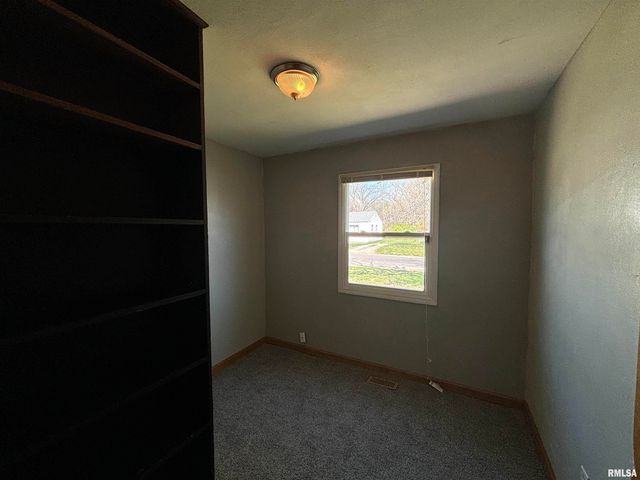 12 GETTYSBURG Drive, Springfield, IL 62702