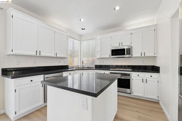 2377 Yorkshire Dr., Antioch, CA 94531