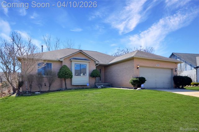 7600 Village Drive, Washington Township, MI 48094