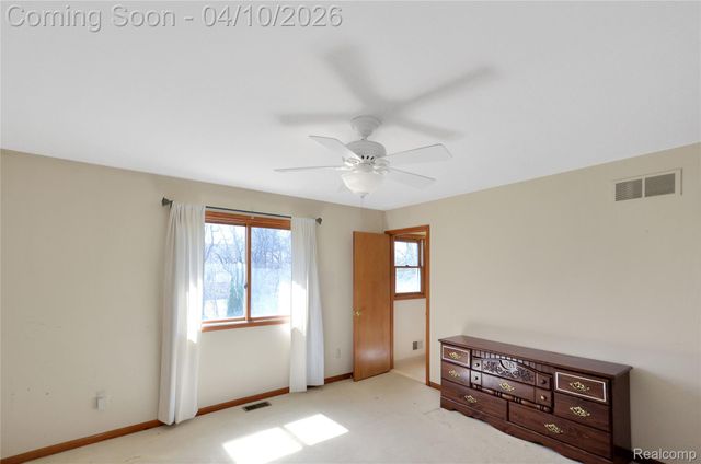 7600 Village Drive, Washington Township, MI 48094