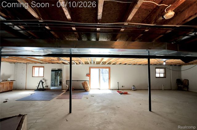 7600 Village Drive, Washington Township, MI 48094