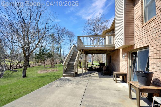 7600 Village Drive, Washington Township, MI 48094