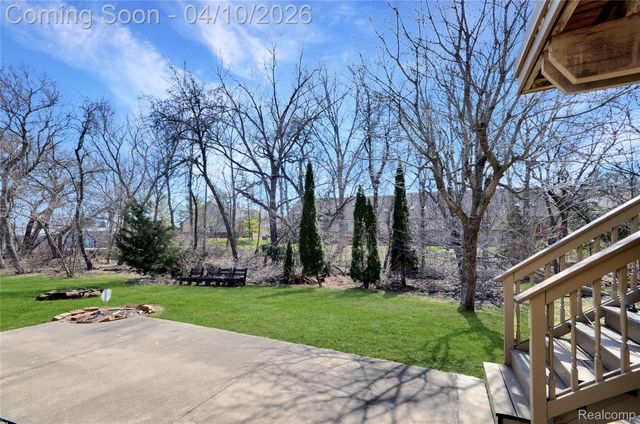 7600 Village Drive, Washington Township, MI 48094