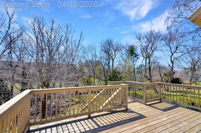 7600 Village Drive, Washington Township, MI 48094