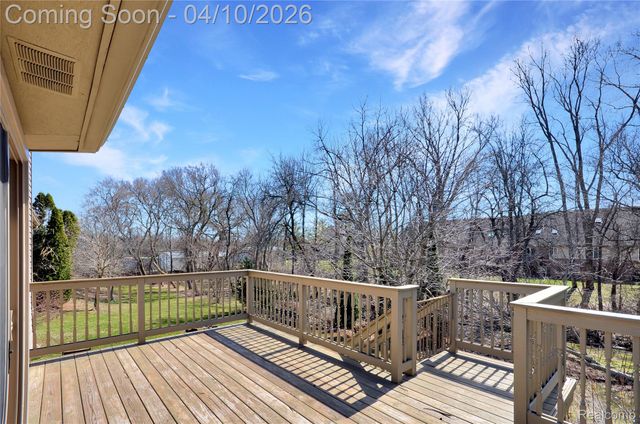 7600 Village Drive, Washington Township, MI 48094