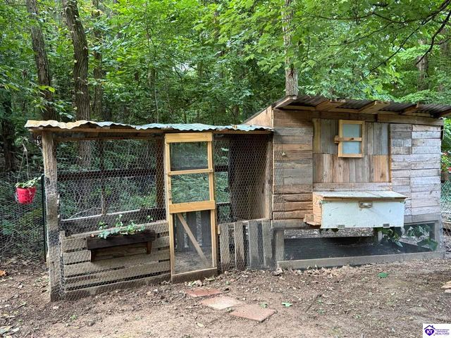 1270 Gaines Road, Brandenburg, KY 40108