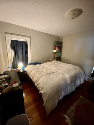 110 Crescent Ave 1, Melrose, MA 02176