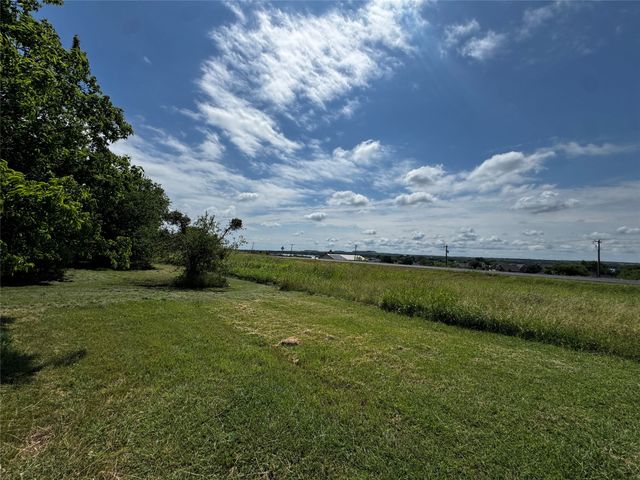 225 Half Moon Way, Runaway Bay, TX 76426