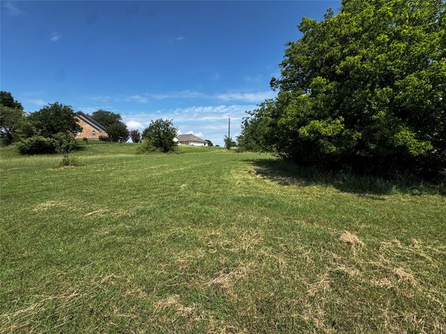 225 Half Moon Way, Runaway Bay, TX 76426