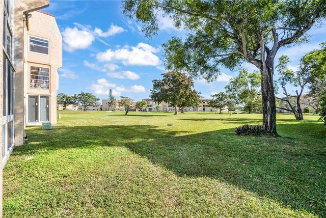 9300 Sunrise Lakes Boulevard 309, Sunrise, FL 33322
