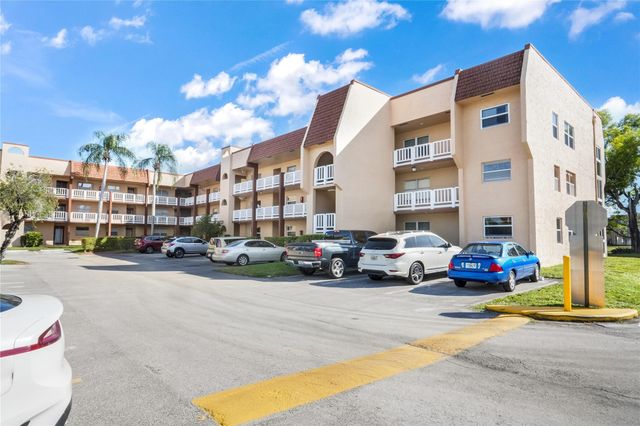 9300 Sunrise Lakes Boulevard 309, Sunrise, FL 33322