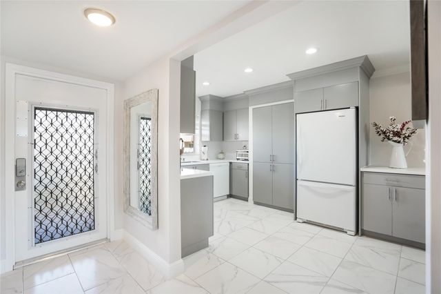 9300 Sunrise Lakes Boulevard 309, Sunrise, FL 33322