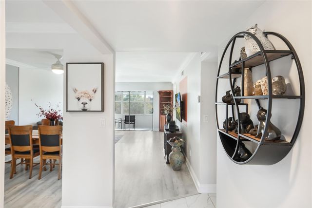 9300 Sunrise Lakes Boulevard 309, Sunrise, FL 33322