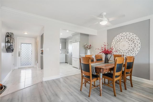 9300 Sunrise Lakes Boulevard 309, Sunrise, FL 33322