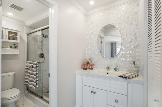 9300 Sunrise Lakes Boulevard 309, Sunrise, FL 33322