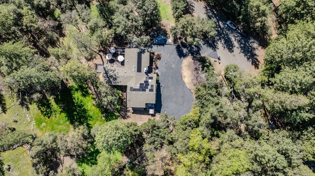 23055 Roden Ln, Pioneer, CA 95666