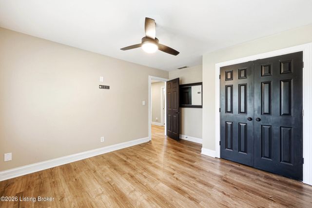 4201 Bryant Park Dr, Louisville, KY 40299