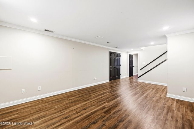 4201 Bryant Park Dr, Louisville, KY 40299